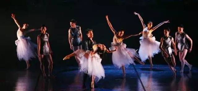 3 dh动漫 因为那些颤抖的动漫笔触里